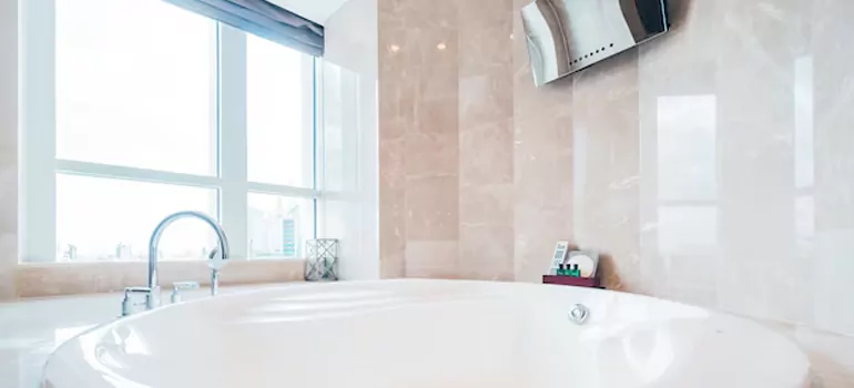 Bathroom Window Coverings in Kissimmee, FL