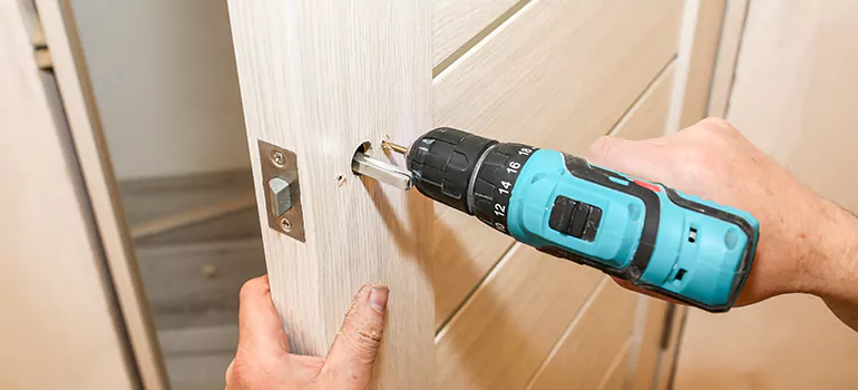 Old Door Knob Repair in Kissimmee, FL